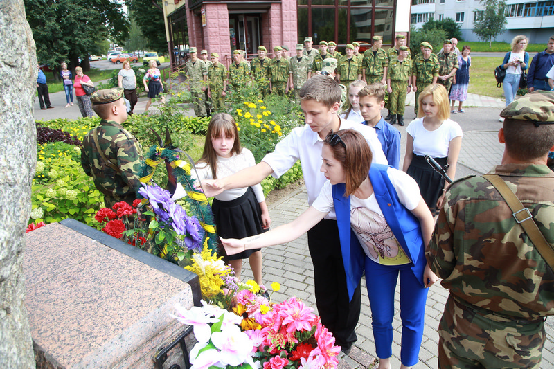 Митинг памяти военнослужащих, погибших в мирное время, прошел в Витебске