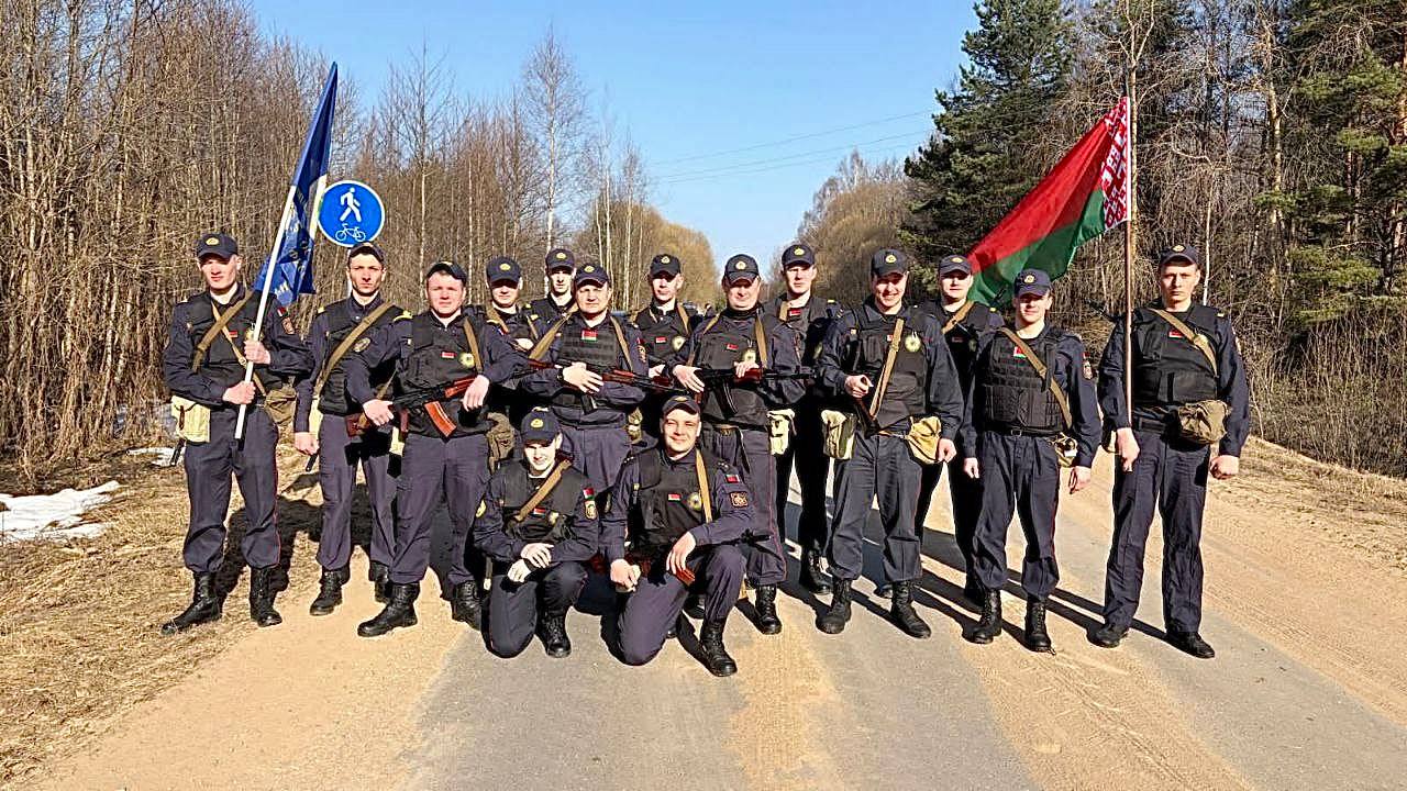 Марш-бросок на 5 км в честь Дня Конституции совершили правоохранители в Поставском районе