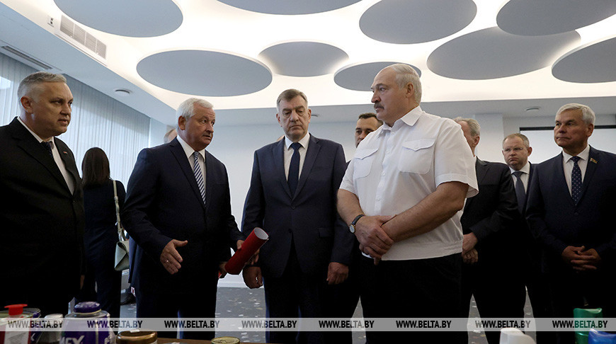 Александр Лукашенко о Миорском заводе: мы не можем с ним и дальше кувыркаться, тут же люди работают