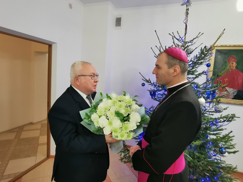 Владимир Терентьев поздравил христиан католической конфессии и бискупа Витебской епархии Олега Буткевича с Рождеством