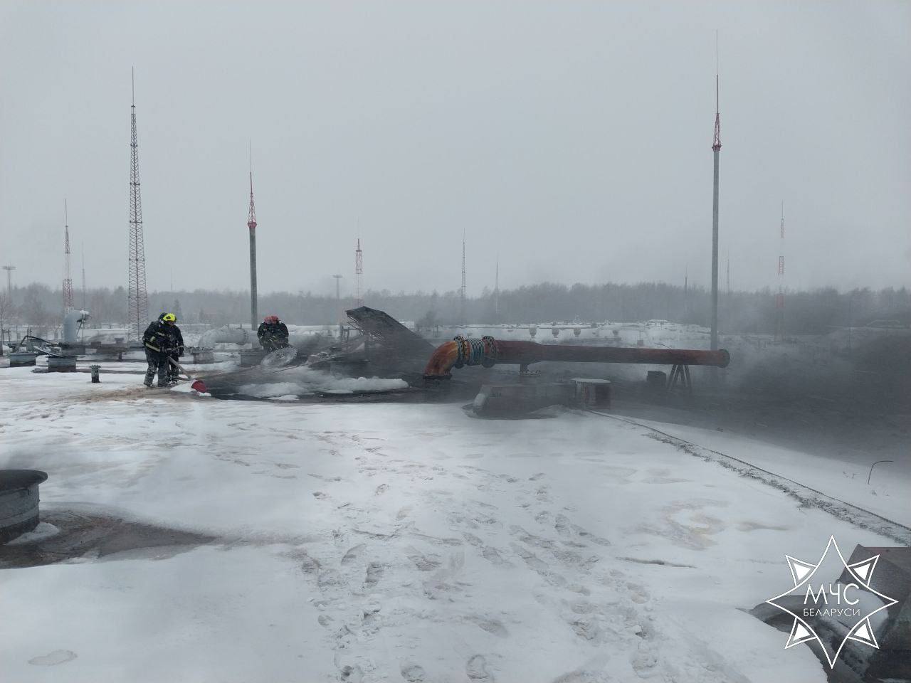 Спасатели ликвидировали возгорание 30-тысячного подземного резервуара на территории филиала по транспортировке нефти «Новополоцк»