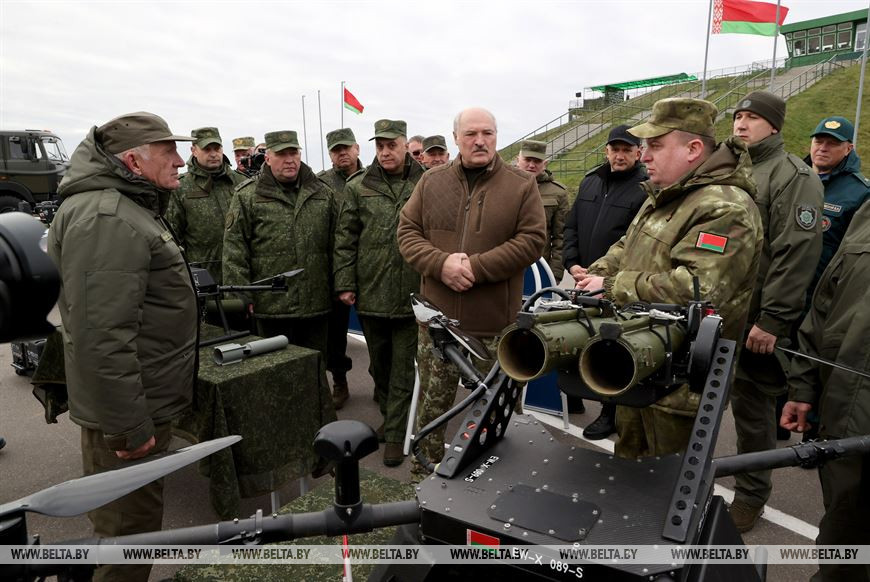 Александр Лукашенко: Беларусь обеспечивает свою безопасность и не намерена закрывать границы