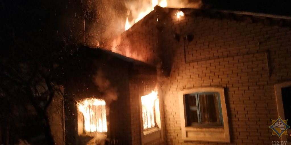 В Полоцке мужчина получил ожоги, пытаясь потушить пожар