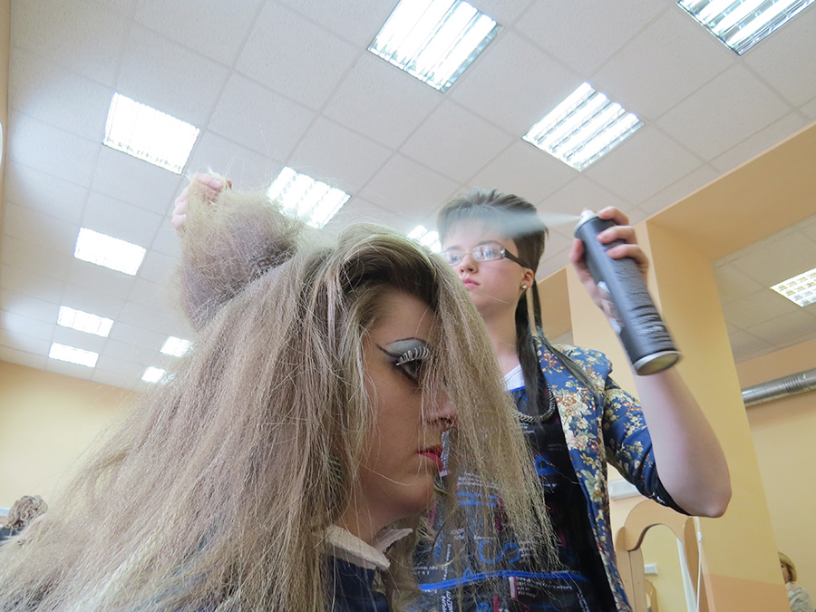 Пиковая дама, женщина-кошка и греческая богиня. Какие еще образы создавали витебские парикмахеры во время профконкурса? (+ФОТО и ВИДЕО)