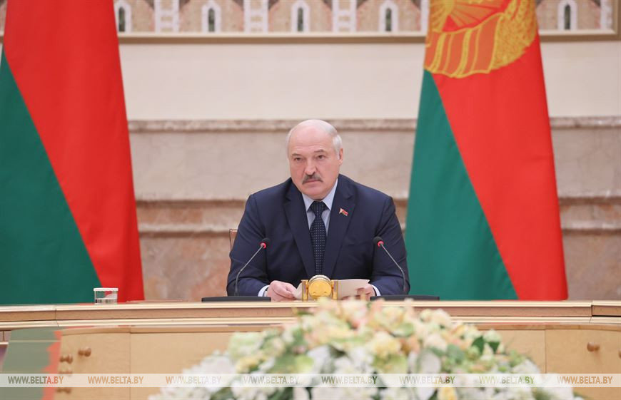Лукашенко: внешнеполитическая стратегия Беларуси нуждается в корректировке