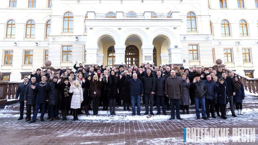 Более 300 делегатов от Витебской области отправились сегодня в Минск для участия в VI Всебелорусском народном собрании