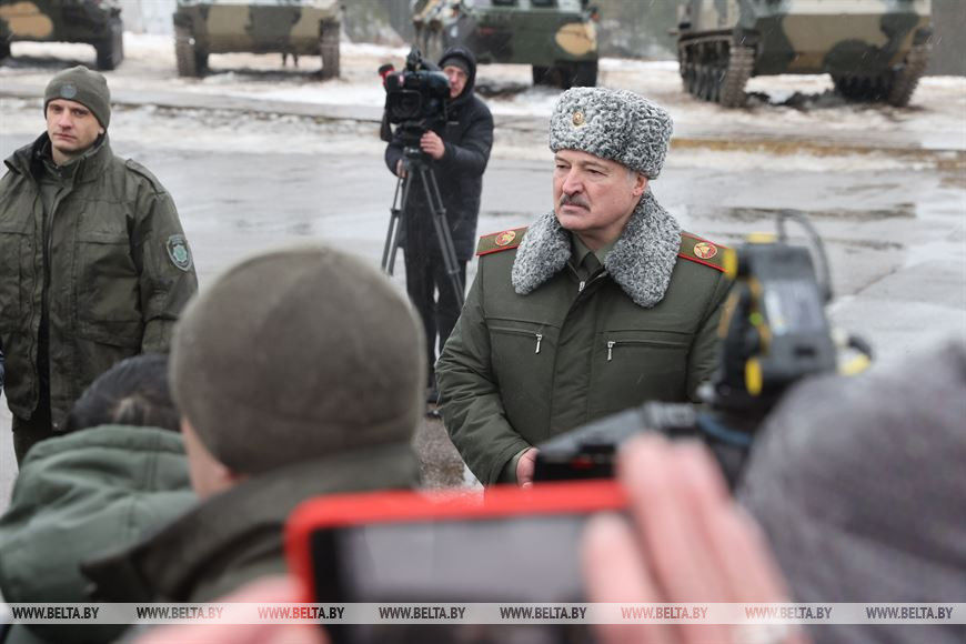 Лукашенко: завтра мы обсудим с Путиным дальнейшие действия совместной группировки войск