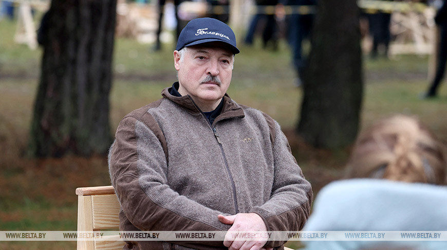 Александр Лукашенко - журналистам: сейчас на переднем крае вы, делайте свое дело
