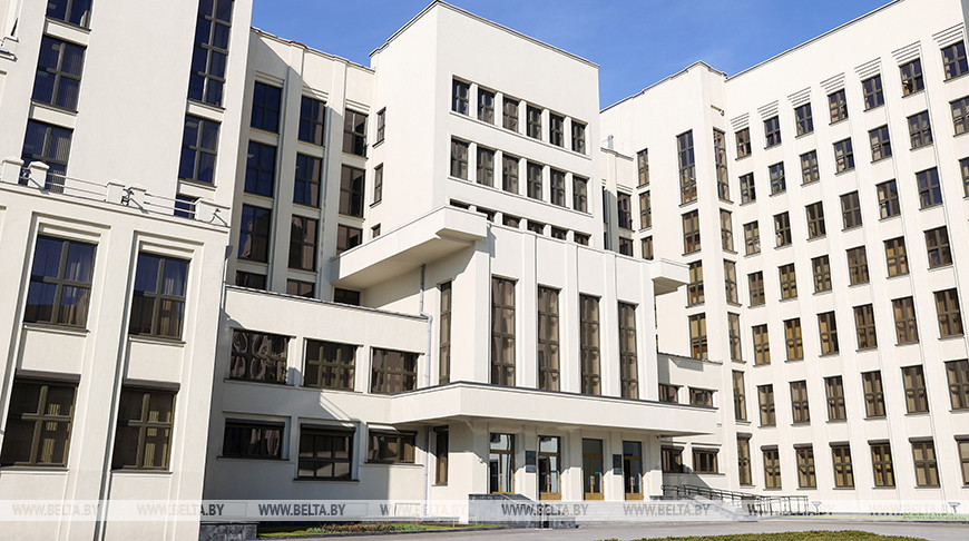 Совмин определил, как будут взыскивать невыплаченные вознаграждения по гражданско-правовым договорам