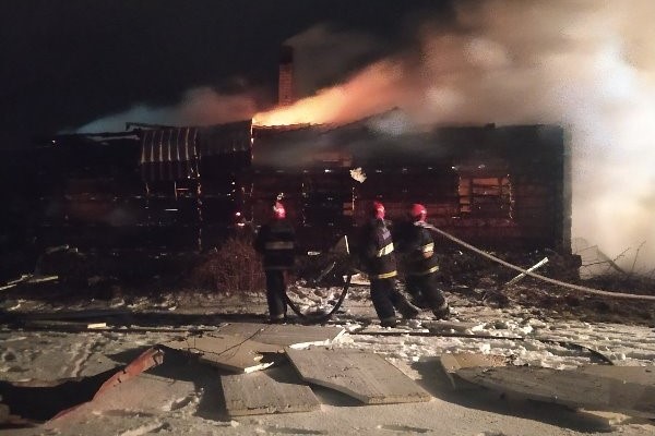 На пожаре в Докщицком районе супруги получили ожоги