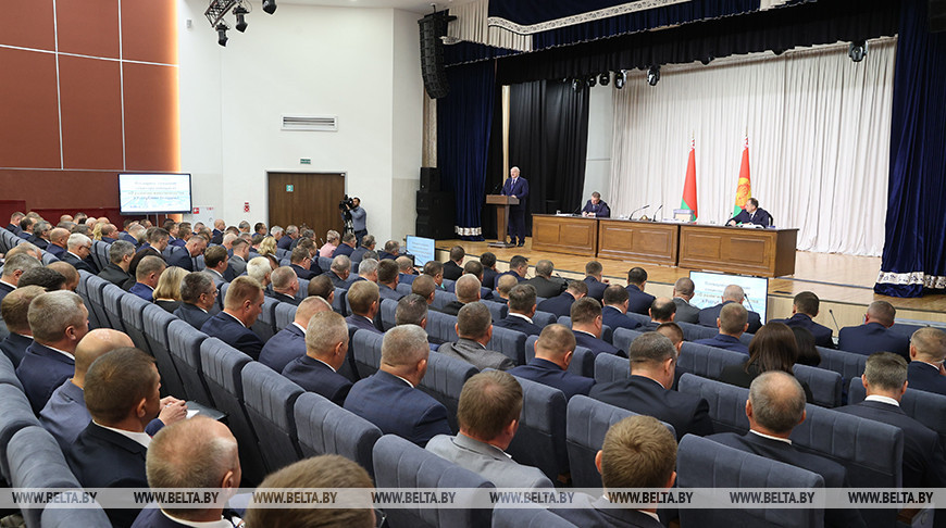 Александр Лукашенко: мириться с ситуацией в животноводстве нельзя, надо действовать