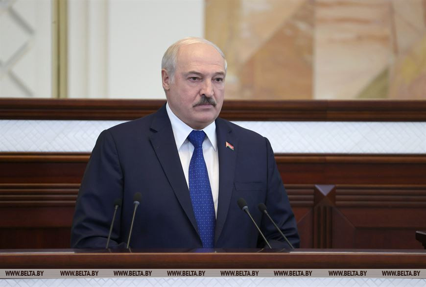 Лукашенко: недоброжелатели Беларуси перешли от организации бунтов к этапу удушения