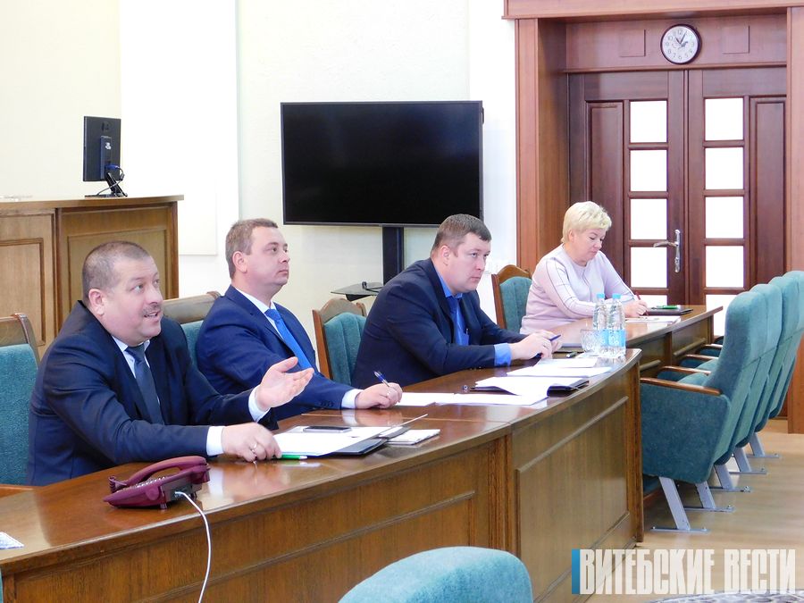 Анатолий Линевич провел «прямую линию» в Шарковщинском районе