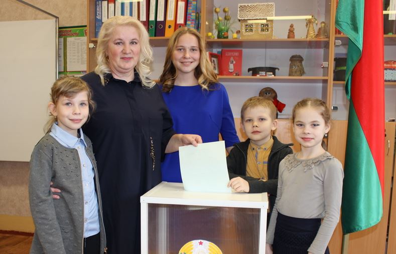Наталья Олешковская: "Я поддерживаю изменения в Основной закон страны, потому что всей душой за Беларусь"