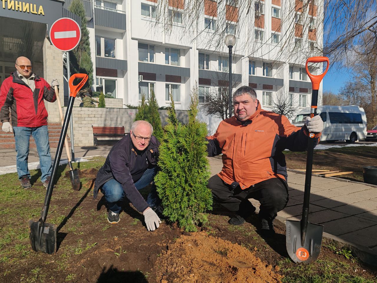 “Совместный труд – на общее благо”. Профсоюзы Витебщины приняли участие в республиканском субботнике