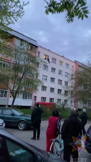 Пьяный минчанин спрыгнул с крыши пятиэтажки в Новолукомле 