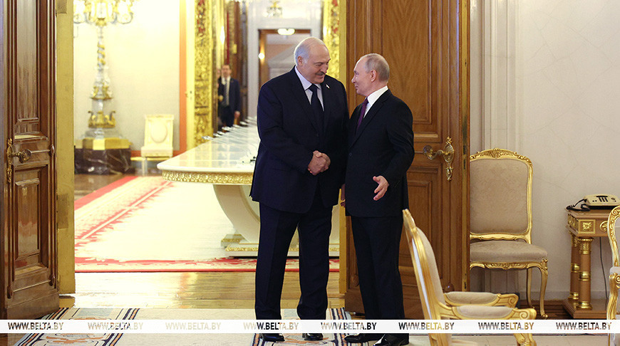 Лукашенко и Путин до начала заседания ВГС пообщались тет-а-тет