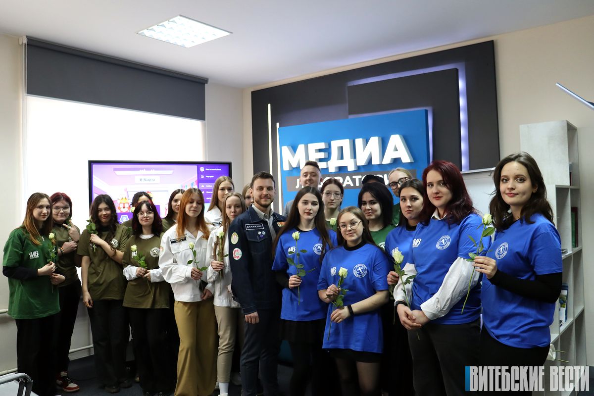 В преддверии 8 Марта в Медиалаборатории Витебской области прошла интерактивная игра для девушек-бойцов БСО