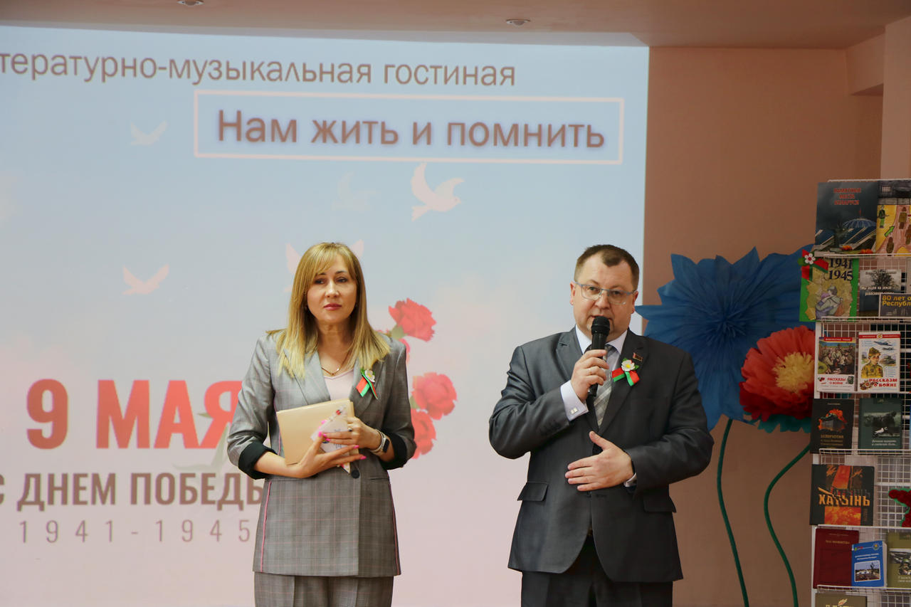 «Нам жить и помнить»: в средней школе № 11 Витебска поздравили участников войны с Днём Победы