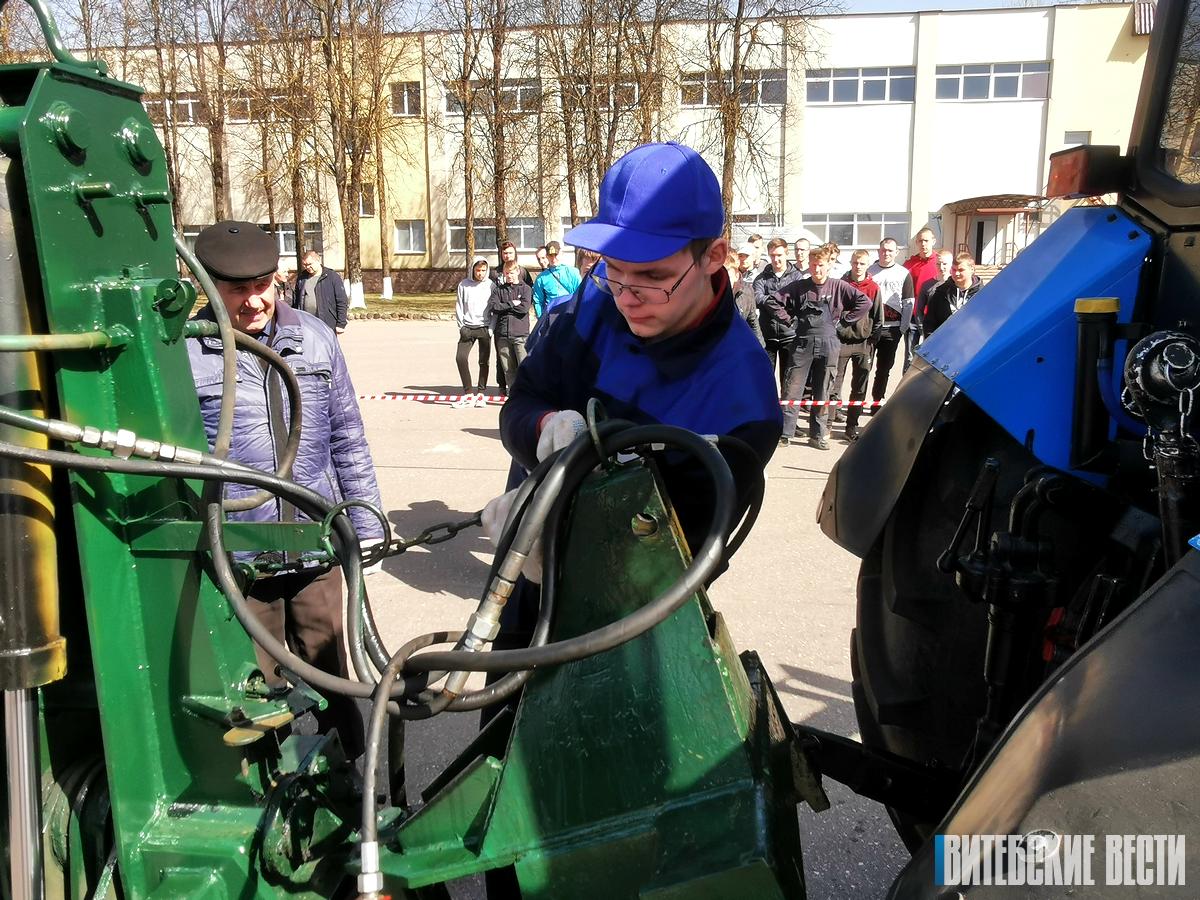 ФОТОФАКТ: Представители аграрно-технических учреждений образования Беларуси и России сражаются сегодня за звание лучшего в Городке
