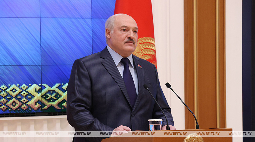 Лукашенко: экономику Беларуси будут испытывать санкциями, но мы можем их преодолеть
