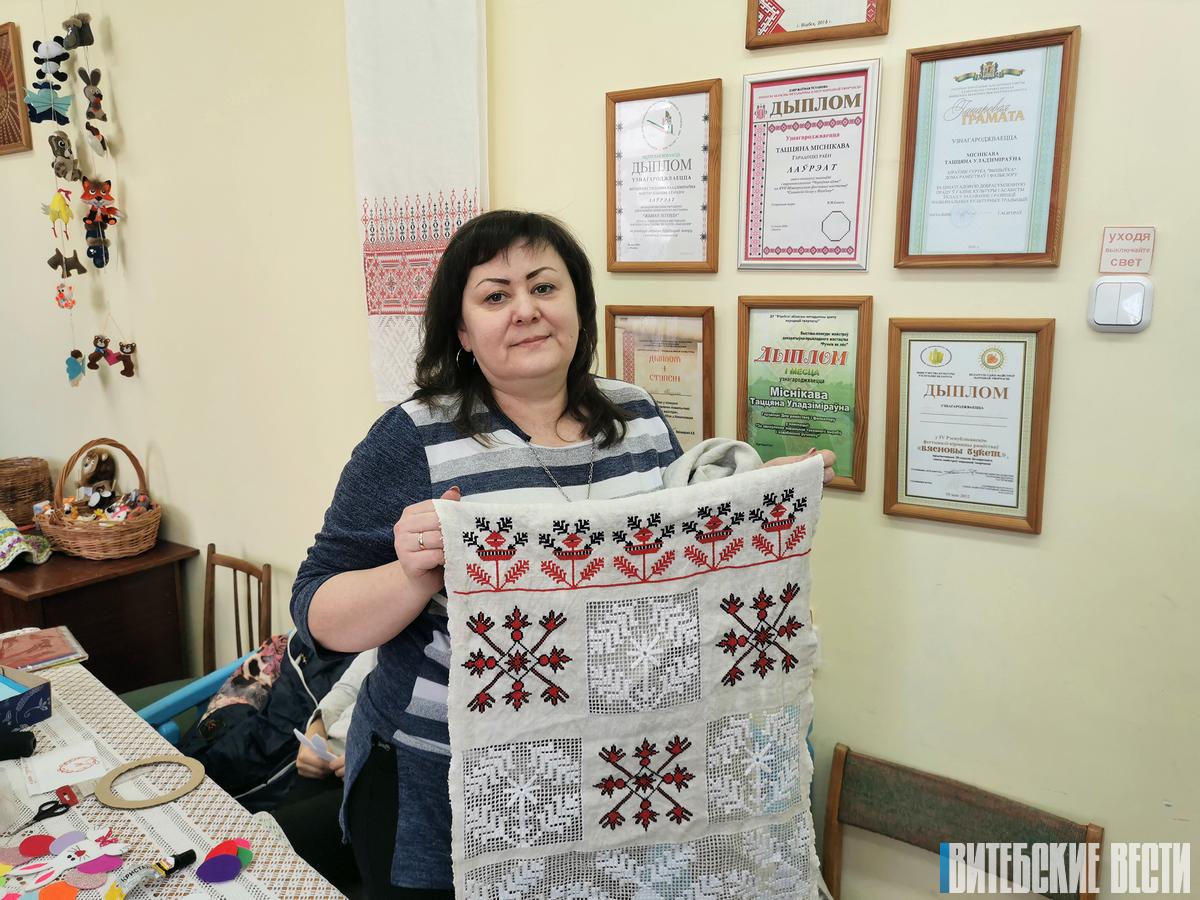 Перевить настилом, или Как народный мастер Татьяна Мисникова из Городокского района восстанавливает старинные рушники