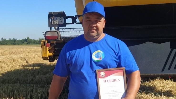 В Верхнедвинском районе чествовали комбайнера-тысячника