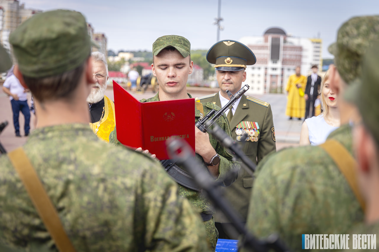 82 выпускника военной кафедры ВГУ им. П. Машерова приняли присягу в Витебске