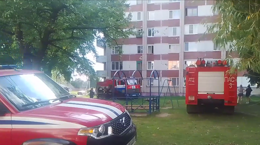 В Витебске пожарные спасли двух человек из задымленной квартиры