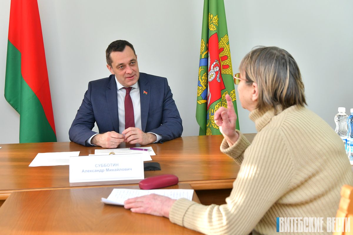 ЖКХ, торговля, бездорожье: Александр Субботин провёл личный приём в Витебске