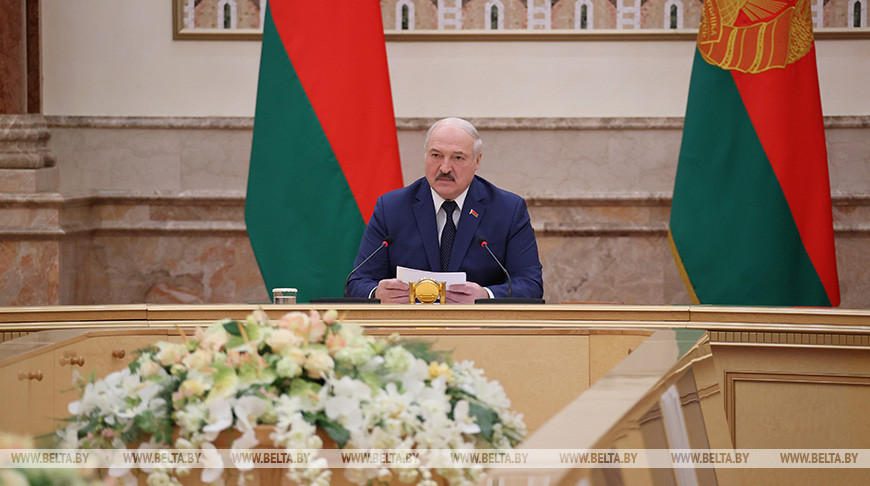 Лукашенко: надо отстраивать новую Беларусь