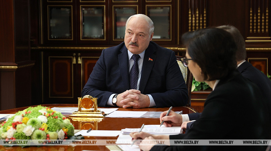 Александр Лукашенко: надо прекратить строить дворцы как в здравоохранении, так и в образовании