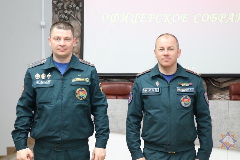 Начальник областного управления МЧС вручил спасателям Витебщины государственные награды