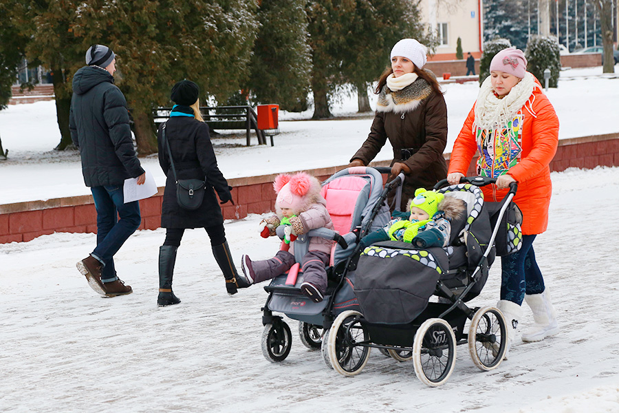 Кому полагается доплата к пособию по беременности и родам