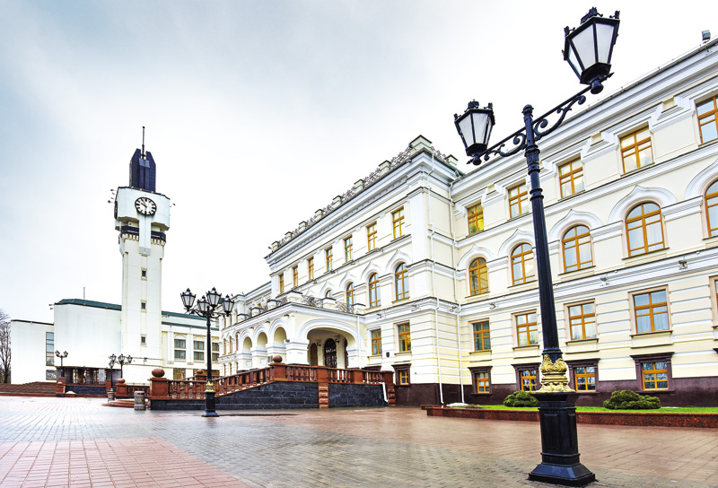 Многие вопросы, поступившие на "прямую линию" Николаю Шерстнёву, можно было решить на местах 