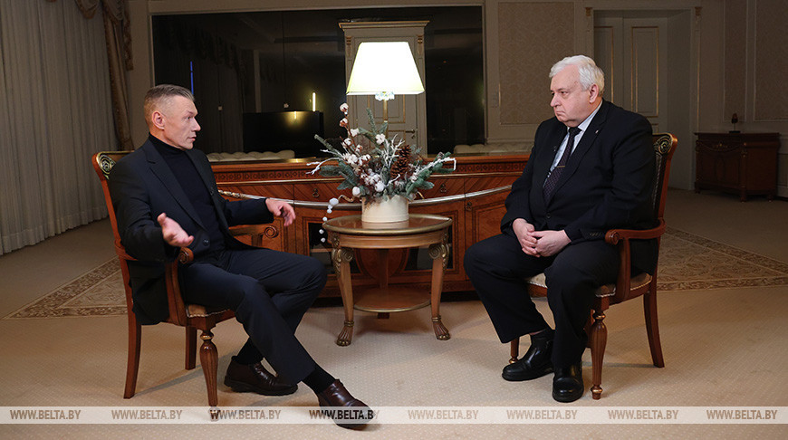 Профессор пояснил, что в большей степени влияет на тяжелое течение COVID-19