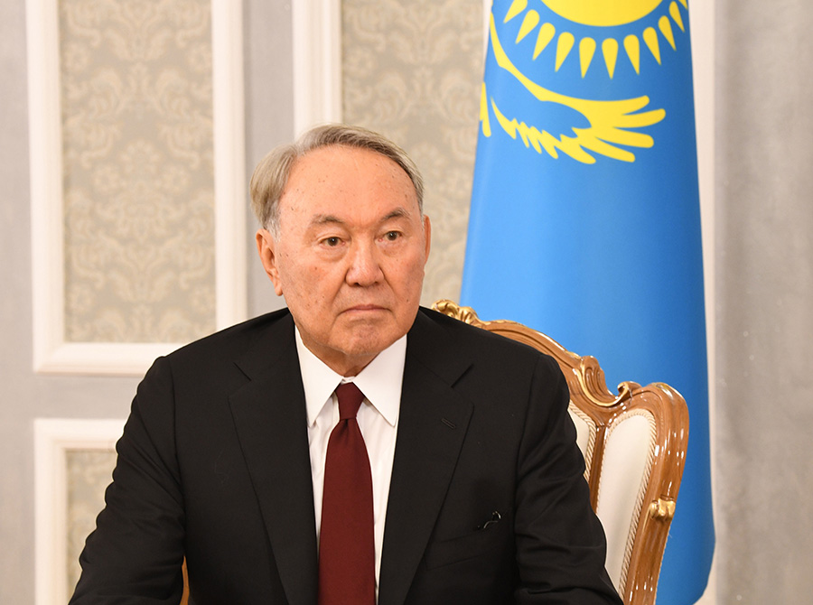 Назарбаев объявил об отставке