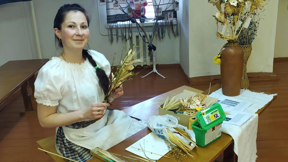 Шчаслiвыя буднi майстра. Як Крысціна Брэская з Пастаў адраджае народныя рамёствы?
