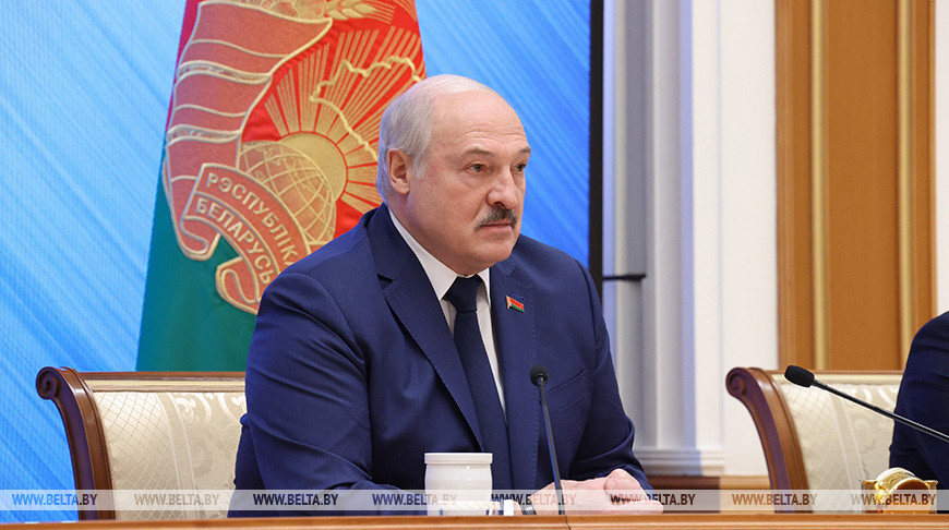 Лукашенко выступает за развитие в обществе белорусского языка, чтобы люди его хорошо знали