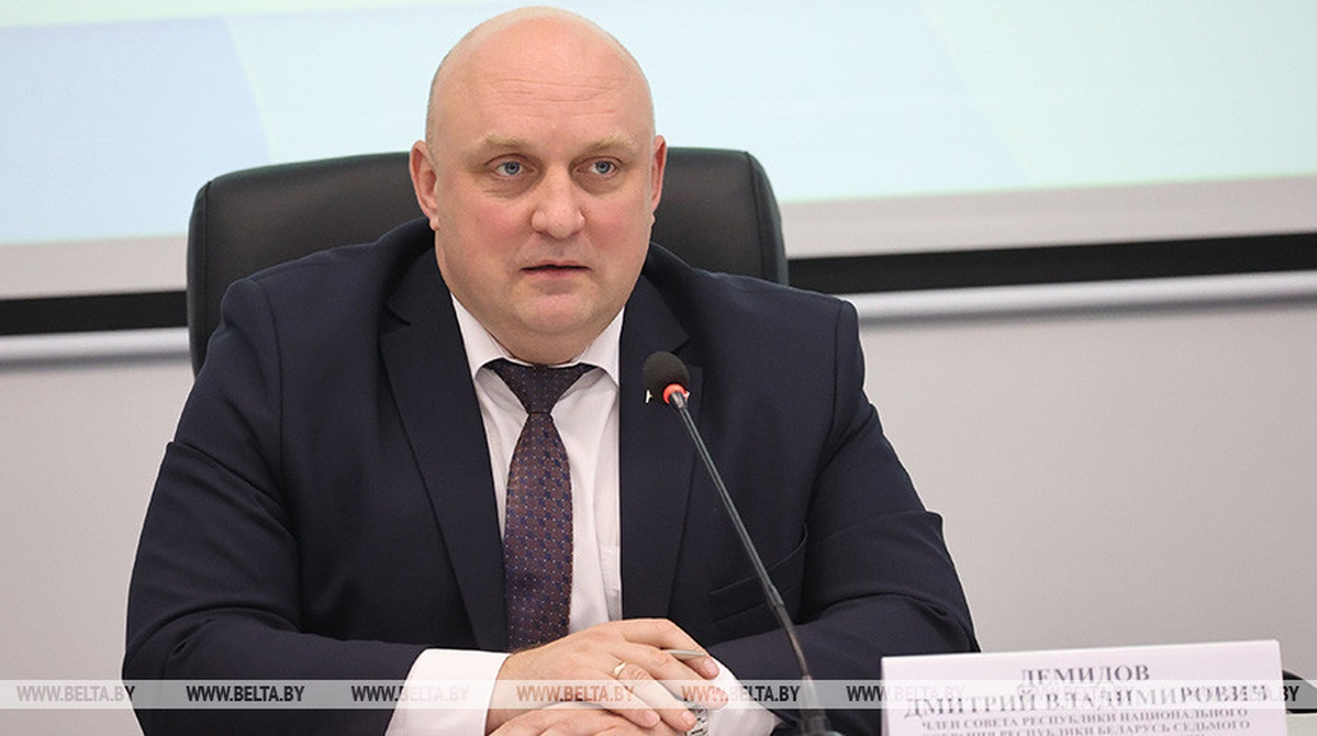 Мэр Новополоцка Дмитрий Демидов о вакцинации: "Сегодня нельзя уповать на авось, а тем более верить в нелепые фейки антипрививочников"
