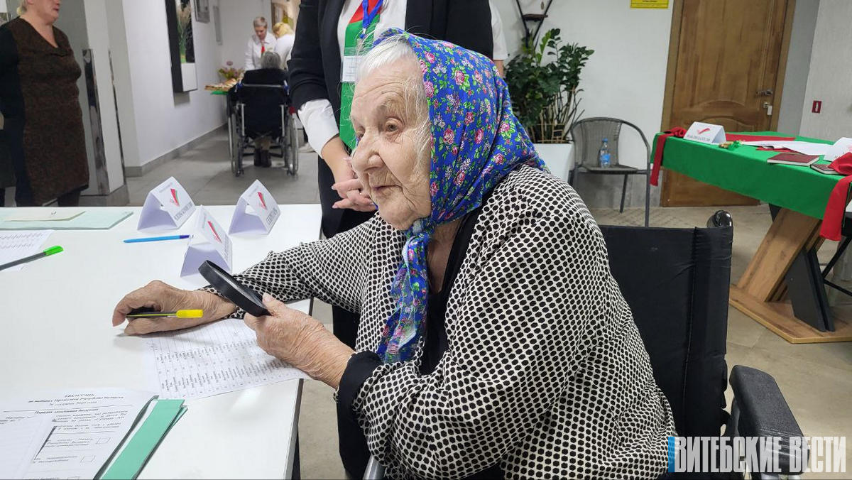 100-летняя Клавдия Лебедева: «Желаю всему нашему белорусскому народу чистого неба, душистого хлеба, родниковой  воды и никакой беды!»