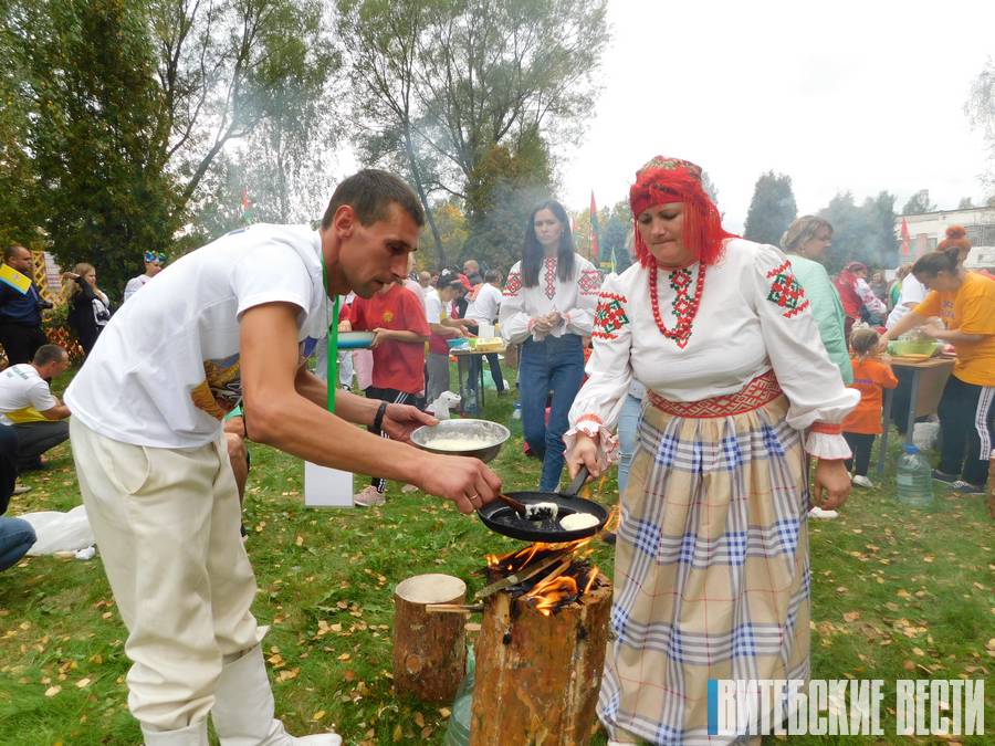 Картофельный гольф и тачка вместо кареты. Как прошел областной этап конкурса «Властелин села» в Полоцком районе?