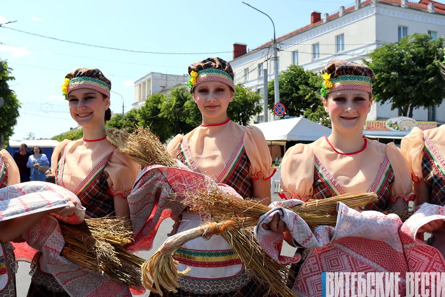 В Орше в третий раз проходит фестиваль льна "ИзумЛЁНный край"