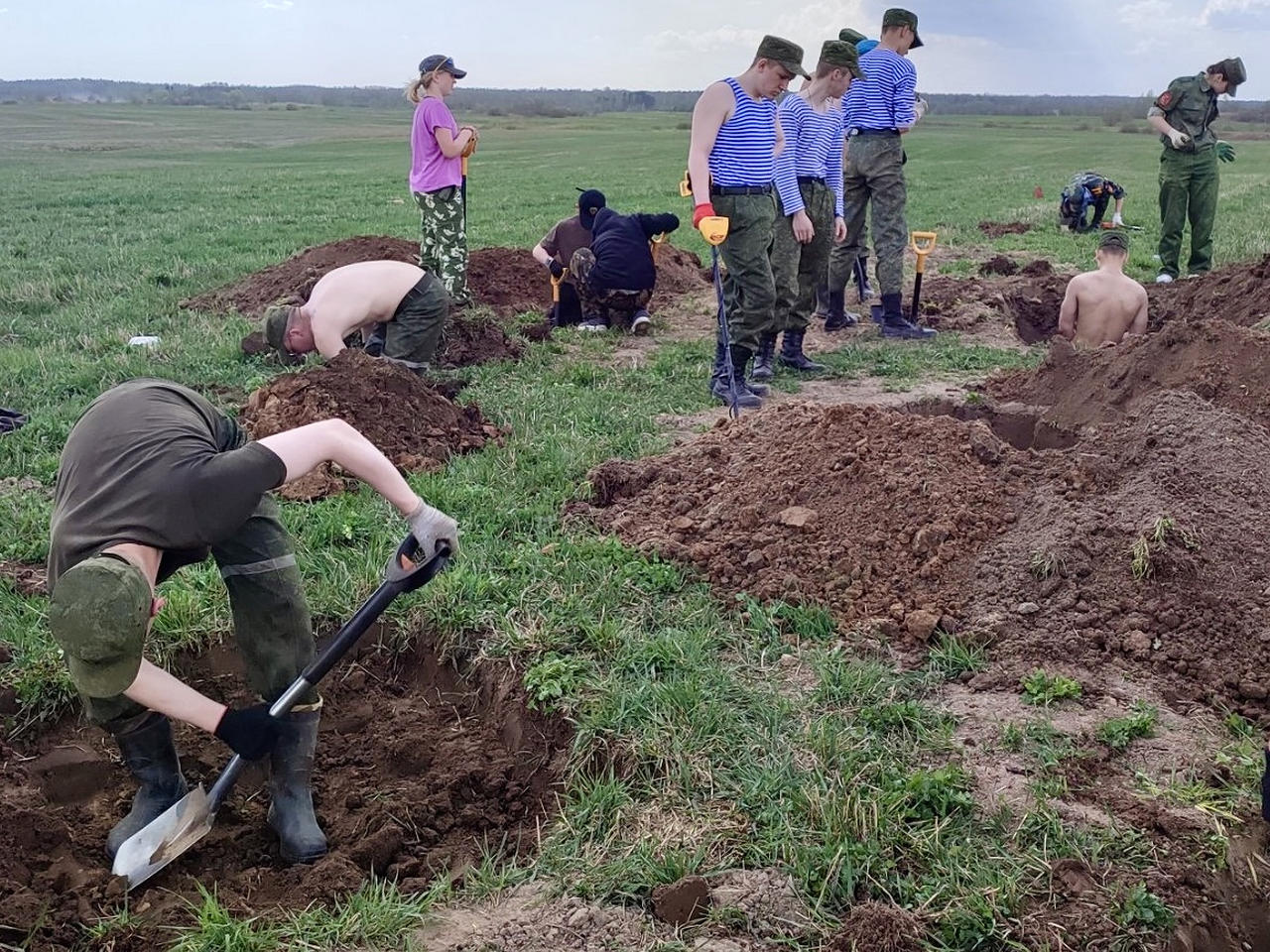 Спустя 80 лет: поисковики обнаружили останки 22 советских воинов под Витебском