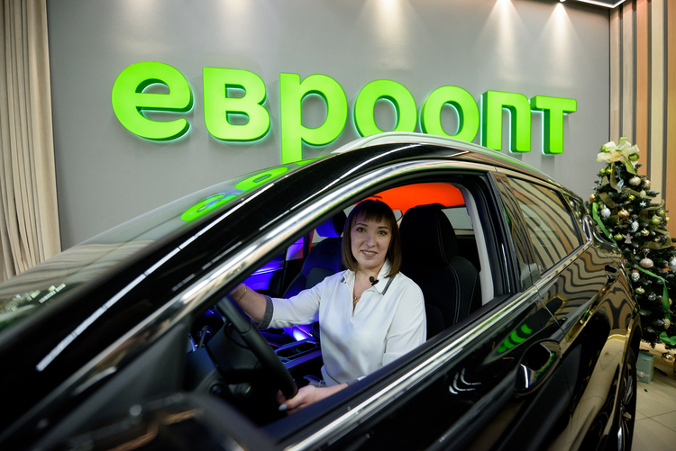 Жительница Витебска выиграла автомобиль в игре « Удача в придачу!»