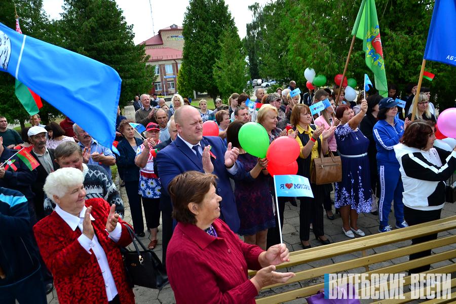 В Миорах прошел митинг в поддержку мира и спокойствия в Беларуси