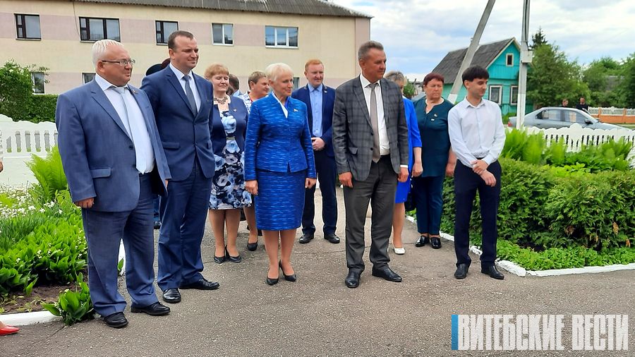 Опыт в благоустройстве дворов и улиц в Лиозно отметил Владимир Терентьев на выездном заседании президиума райсовета депутатов