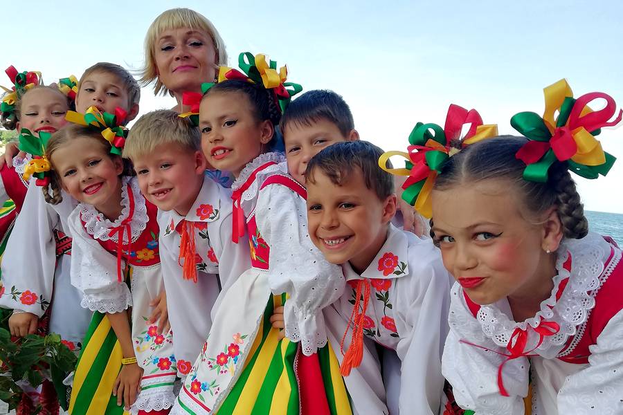 Новополоцкий вокально-хореографический ансамбль «Комарики» удостоен городской премии «Признание»