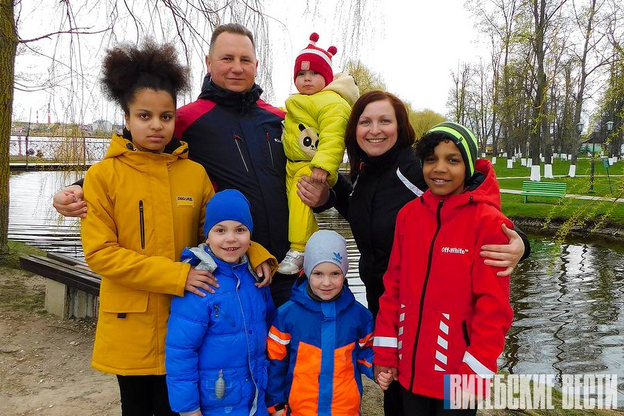 Многодетная мама из Глубокого рассказала, как совмещает работу фотокорреспондента и воспитание пятерых детей