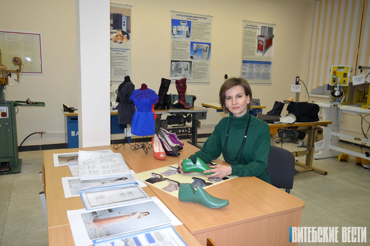 «Мечта помочь всем женщинам». Педагог ВГТУ улучшает женскую обувь на высоком каблуке